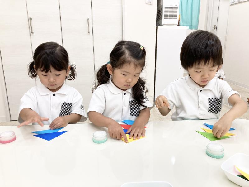 七夕飾りを作りました《大阪市西区、新町にある幼児教育一体型保育園HUGアカデミー、一時預かり、一時保育》