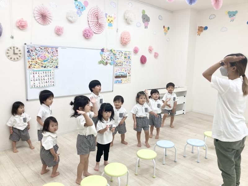 英語をしました《大阪市西区、新町にある幼児教育一体型保育園HUGアカデミー、一時預かり、一時保育》
