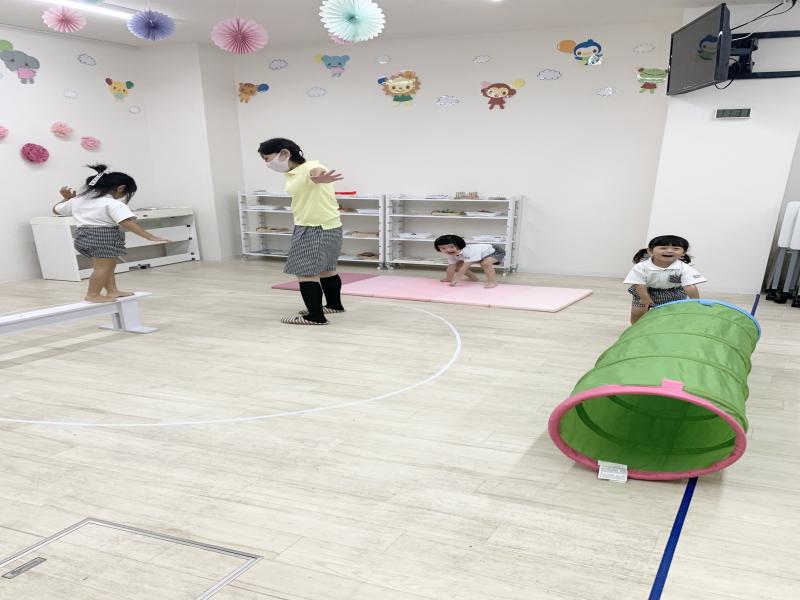 体操をしました★《大阪市西区、新町にある幼児教室一体型保育園》