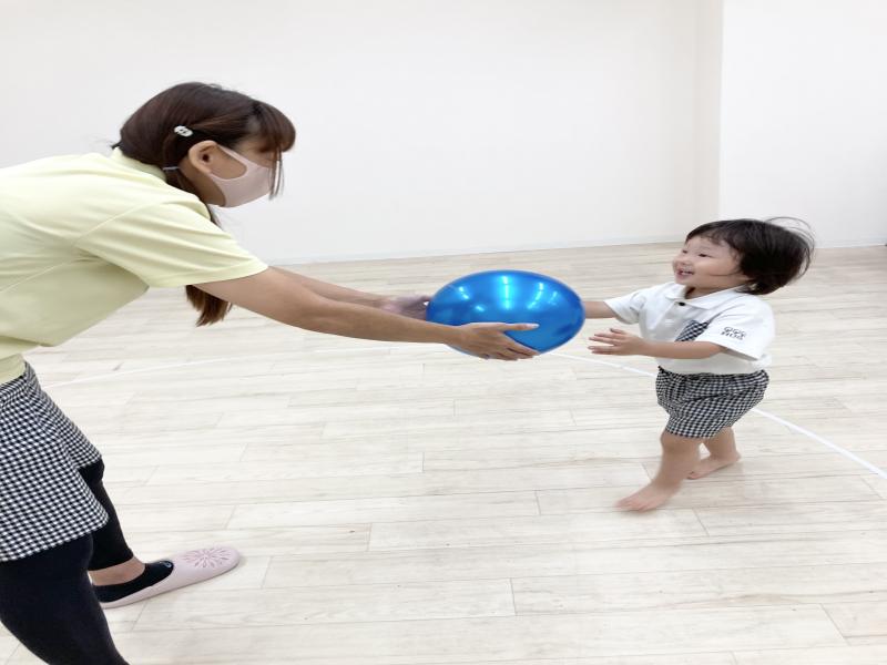 基礎体操をしました！《大阪市西区、新町にある幼児教室一体型保育園》