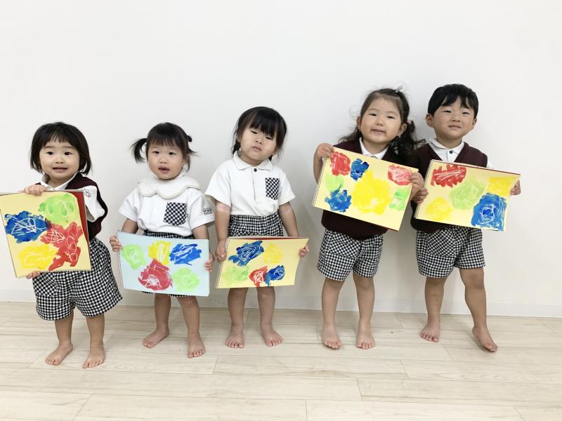 はじき絵をしました《大阪市西区、新町にある幼児教育一体型保育園HUGアカデミー、一時預かり、一時保育》
