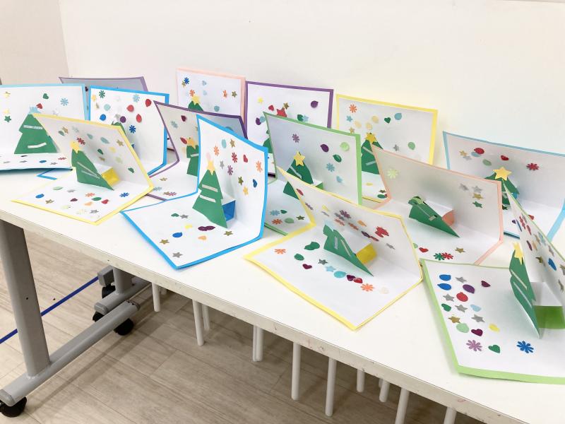 クリスマスカードを作りました《大阪市西区,新町にある幼児教育一体型保育園HUGアカデミー、一時預かり、一時保育》