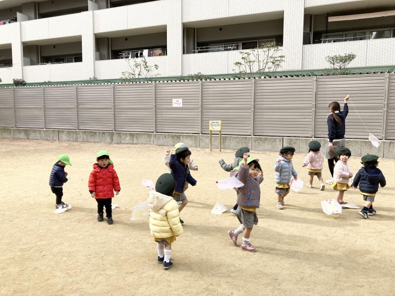 凧あげをしました《大阪市西区,新町にある幼児教育一体型保育園HUGアカデミー、一時預かり、一時保育》