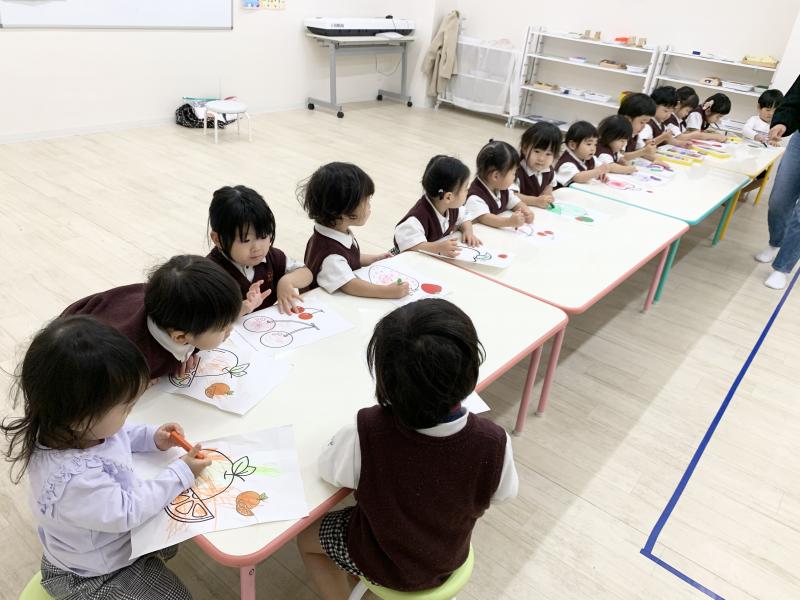 英語をしました《大阪市西区,新町にある幼児教育一体型保育園HUGアカデミー、一時預かり、一時保育》