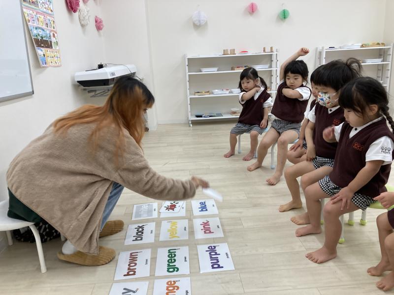 ライカ先生の英語レッスン☆《大阪市西区、新町にある幼児教室一体型保育園》
