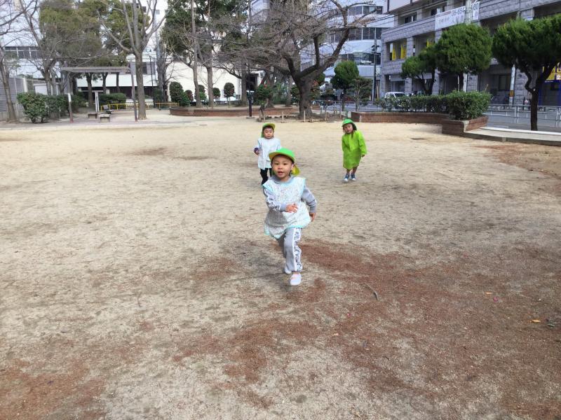 泥んこ遊びのはずが！！《大阪市西区新町、幼児教室一体型保育園》