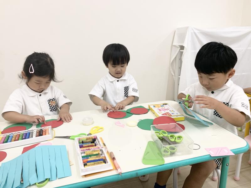 スイカとロケットを作りました！《大阪市西区,新町にある幼児教育一体型保育園HUGアカデミー、一時預かり、一時保育》