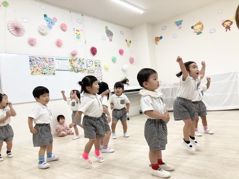 トランポリンをしましたよ♪ 《大阪市西区,新町にある幼児教育一体型保育園HUGアカデミー、一時預かり、一時保育》
