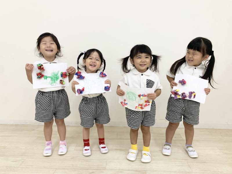 染め紙をしました！《大阪市西区,新町にある幼児教育一体型保育園HUGアカデミー、一時預かり、一時保育》