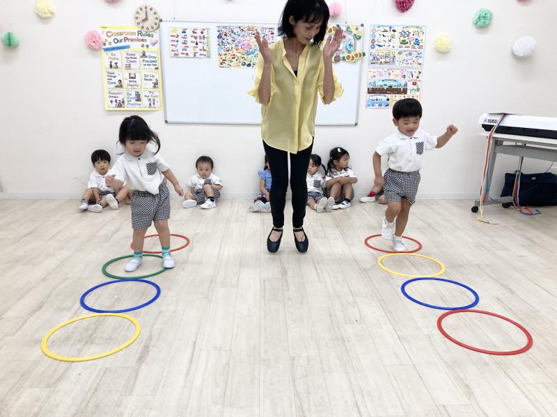 リトミック♪ 《大阪市西区,新町にある幼児教育一体型保育園HUGアカデミー、一時預かり、一時保育》