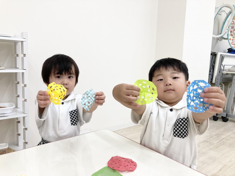 うちわを作りましたよ！《大阪市西区,新町にある幼児教育一体型保育園HUGアカデミー、一時預かり、一時保育