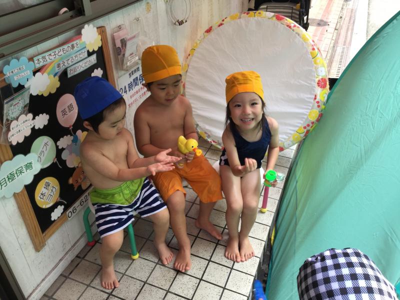 楽しい水遊び♫«大阪市西区新町、幼児教室一体型保育園»