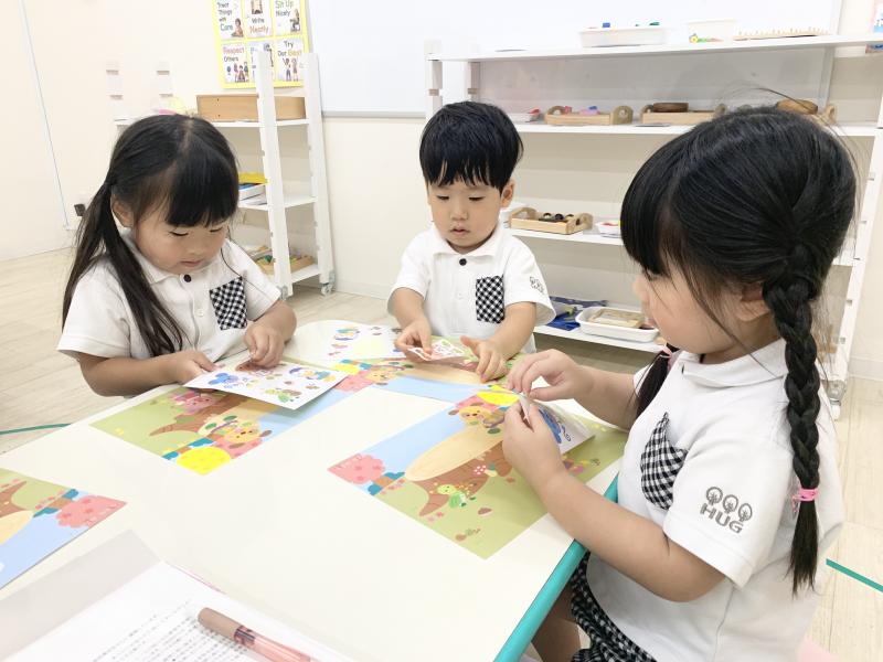 基礎学習をしました。《大阪市西区,新町にある幼児教育一体型保育園HUGアカデミー、一時預かり、一時保育》みほん
