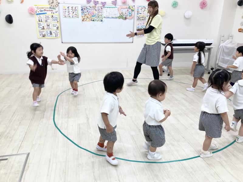 体操をしました！《大阪市西区,新町にある幼児教育一体型保育園HUGアカデミー、一時預かり、一時保育》
