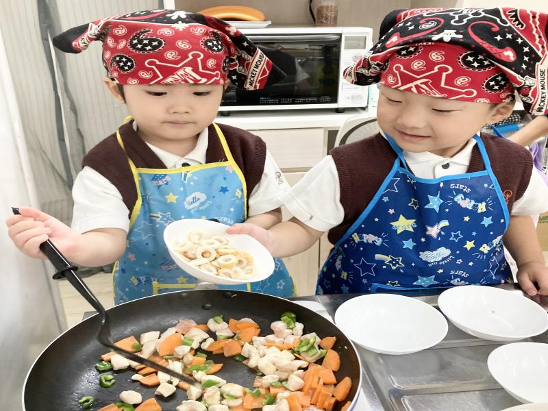 let's！cooking！《大阪市西区,新町にある幼児教育一体型保育園HUGアカデミー、一時預かり、一時保育》
