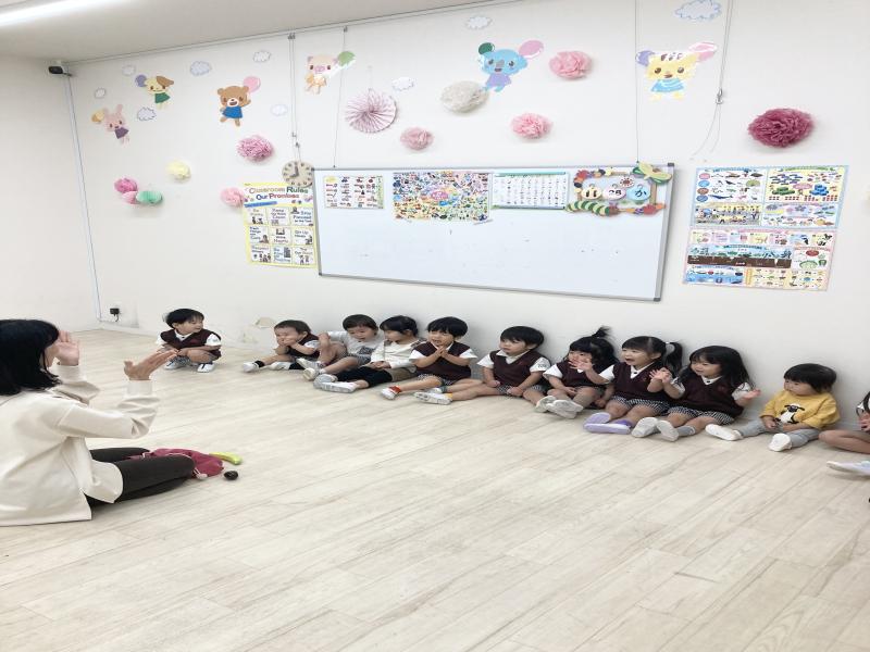 リトミック♪《大阪市西区,新町にある幼児教育一体型保育園HUGアカデミー、一時預かり、一時保育》