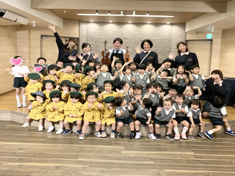 バイオリン体験に行きました！《大阪市西区,新町にある幼児教育一体型保育園HUGアカデミー、一時預かり、一時保育》